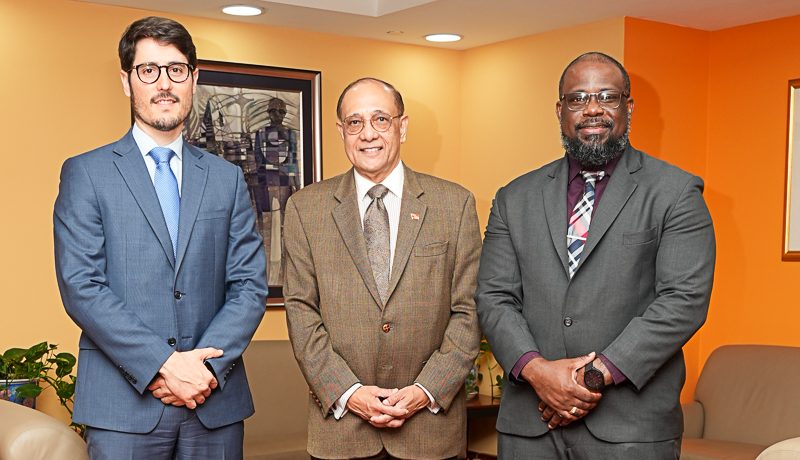 Central Bank Governor Receives World Bank Group Delegation